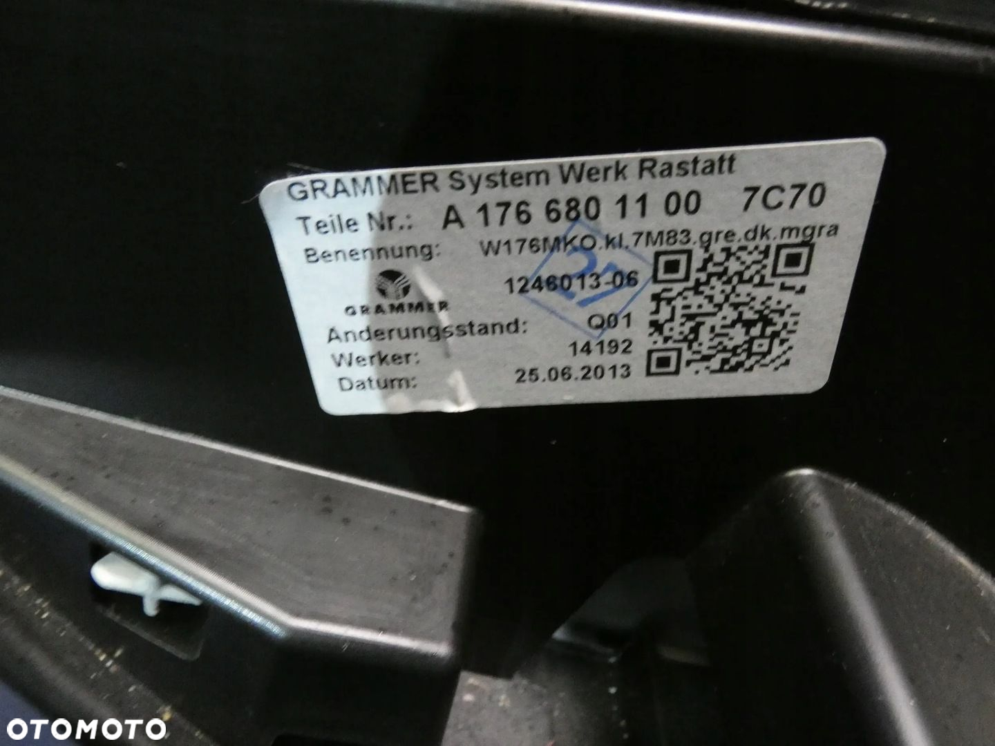 MERCEDES CLA W117 PODŁOKIETNIK PRZÓD TUNEL ŚRODKOWY - 4