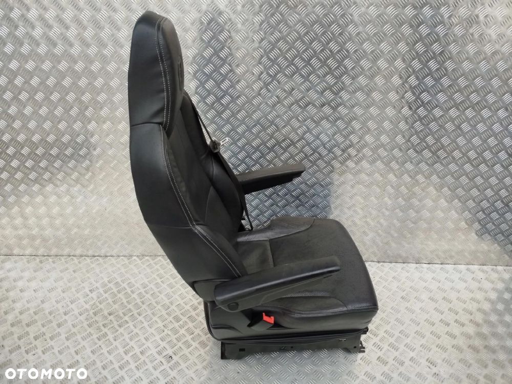 FOTEL KIEROWCY RECARO SKÓRA SCANIA - 4
