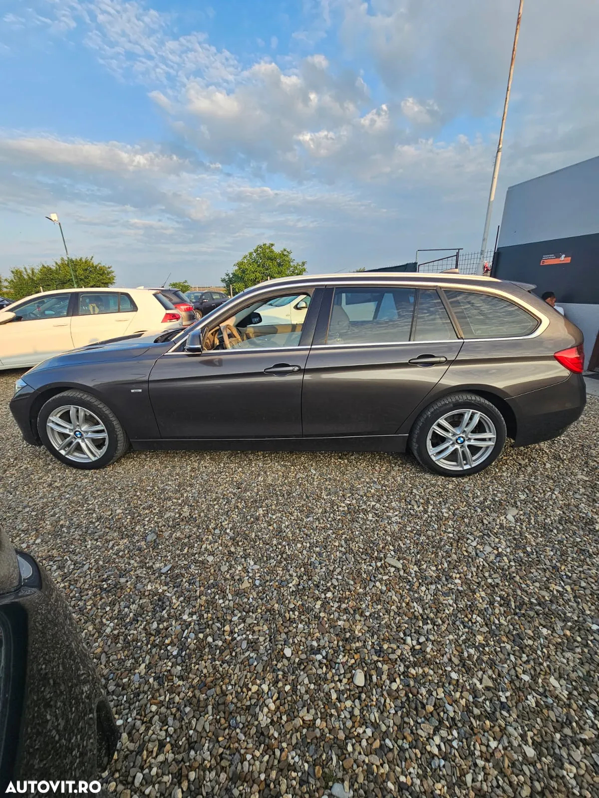 BMW Seria 3 318d Aut. Modern Line - 19