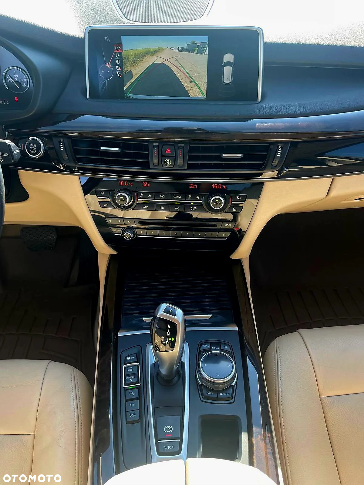BMW X5 xDrive35i - 12