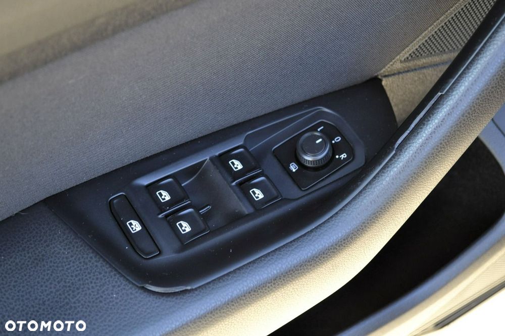 Volkswagen Passat - 30