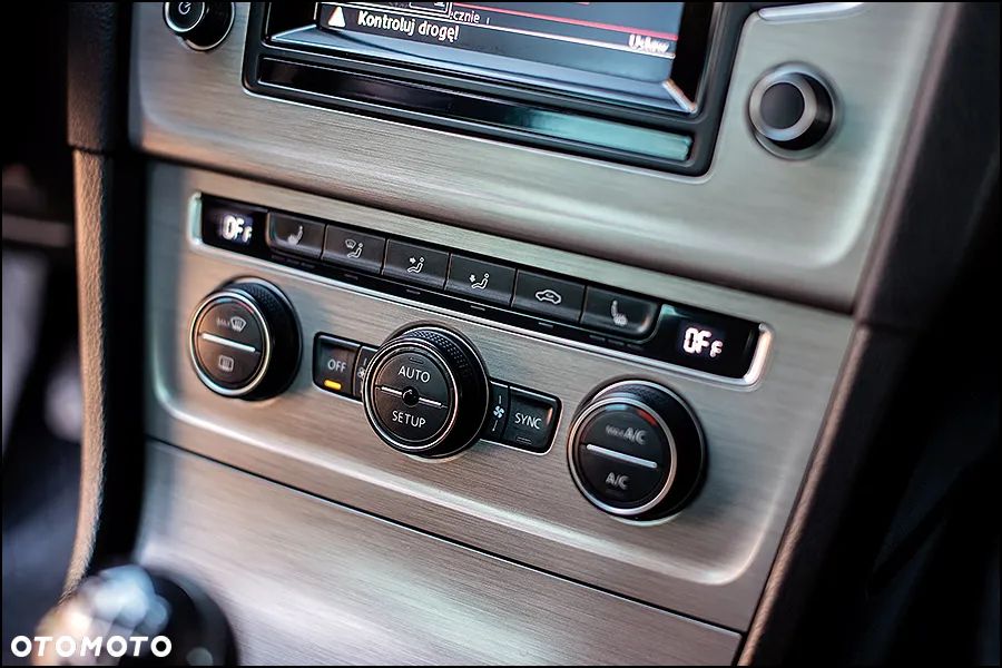 Volkswagen Golf - 28