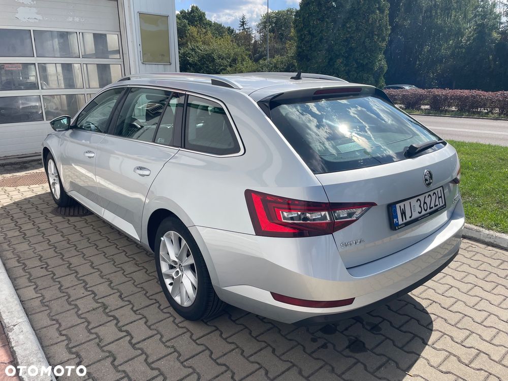 Skoda Superb 2.0 TDI Ambition - 6