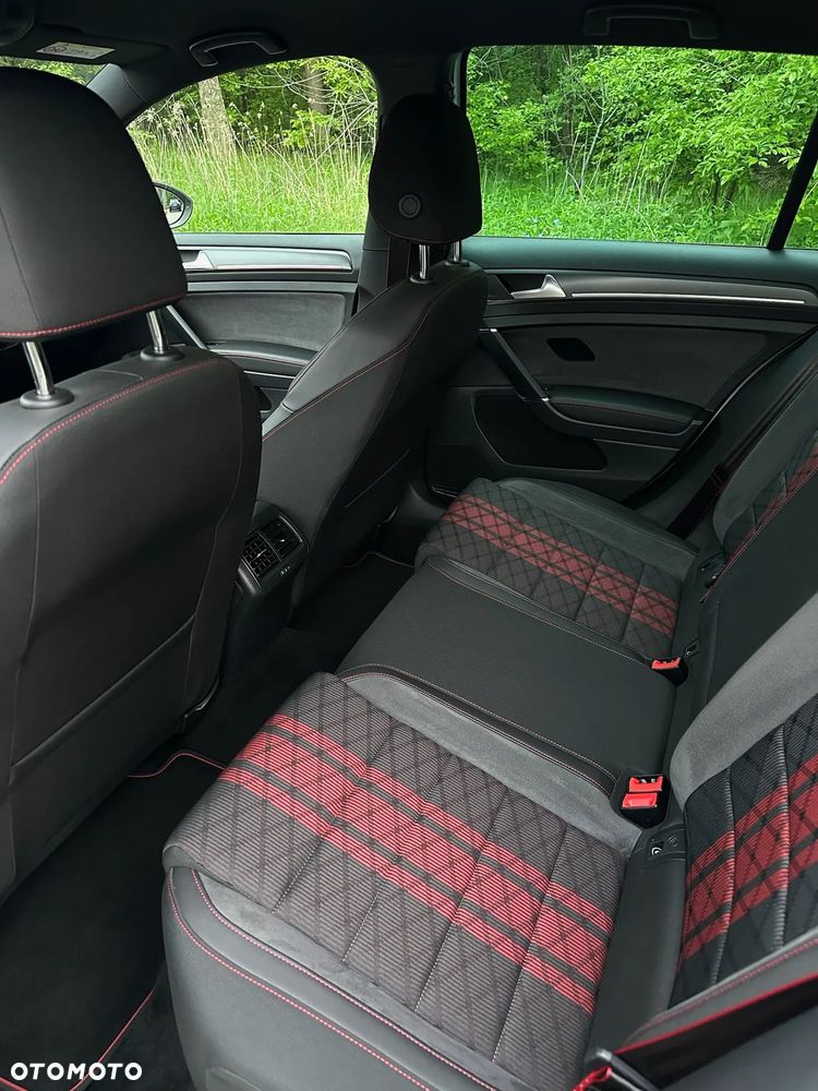 Volkswagen Golf - 19