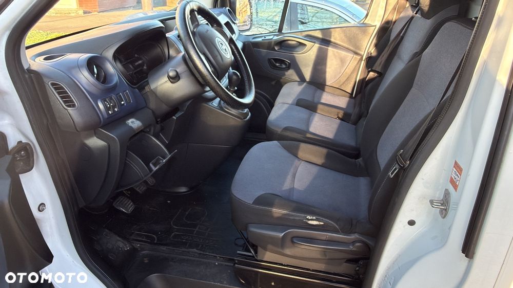 Opel vivaro - 8