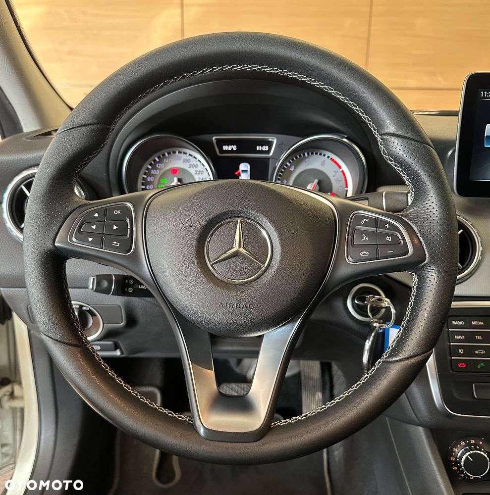 Mercedes-Benz GLA - 10