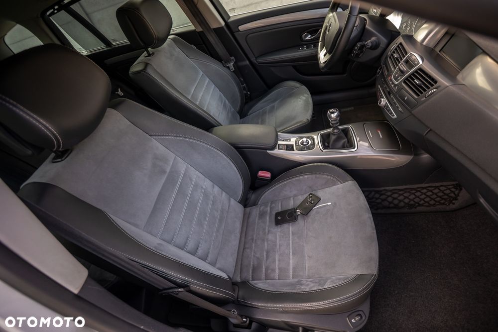 Renault Laguna dCi 150 FAP GT - 20