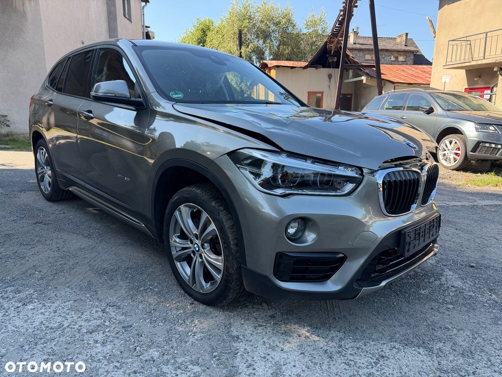 BMW X1 xDrive20i Sport Line - 2