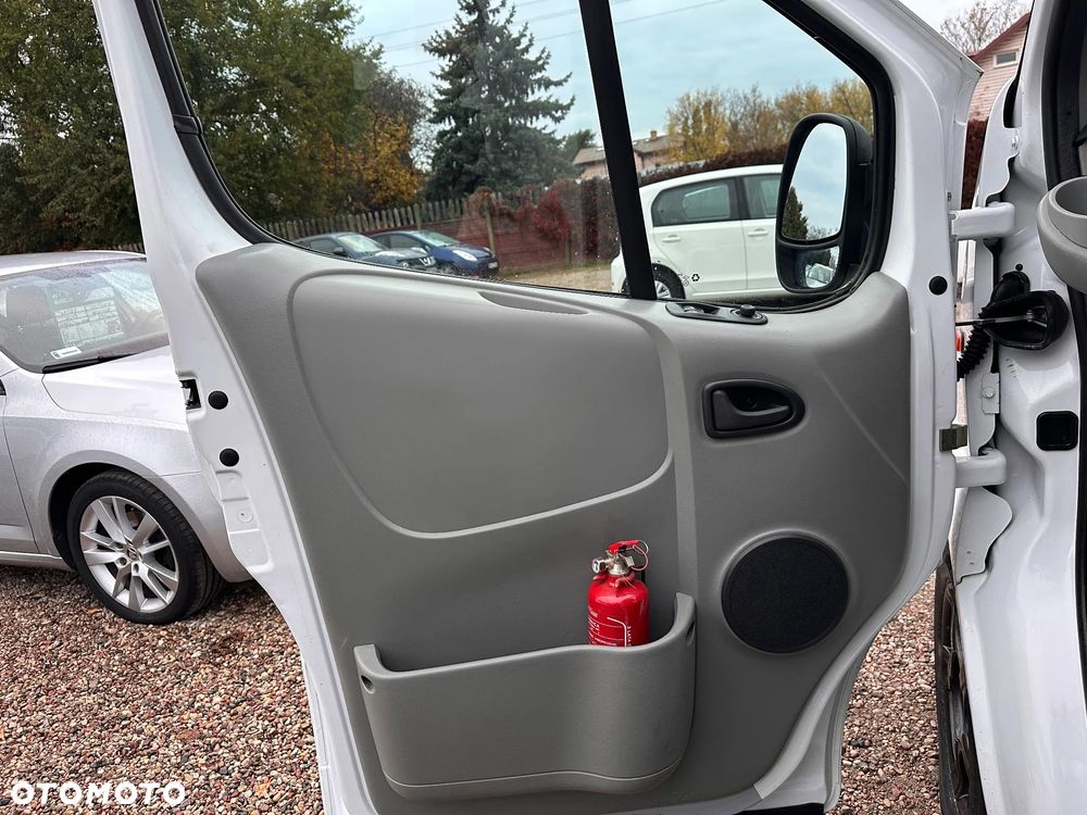 Opel Vivaro - 11