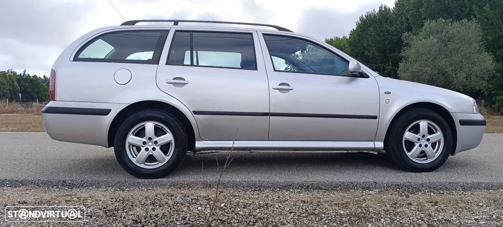 Skoda Octavia Break 1.6 Ambiente - 13