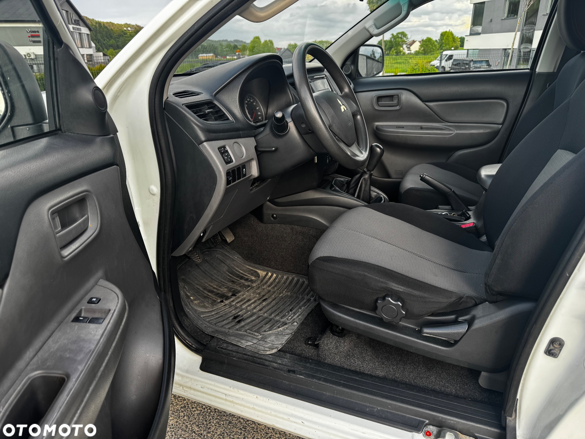 Mitsubishi L200 2.4 d CC Invite - 14