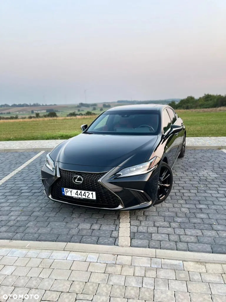 Lexus ES 300h F Sport Edition - 5