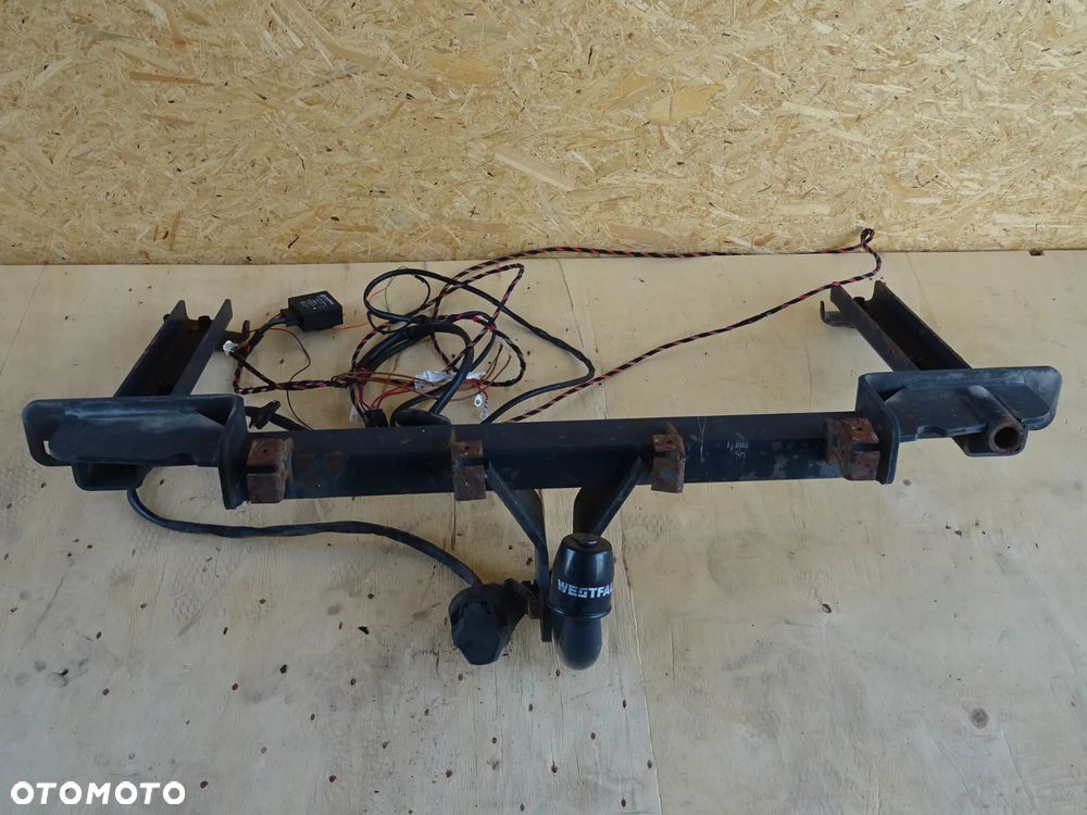 OPEL ASTRA J KOMBI HAK HOLOWNICZY BELKA GNIAZDO WIĄZKA MODUŁ TABLICZKA GM WESTFALIA - 2