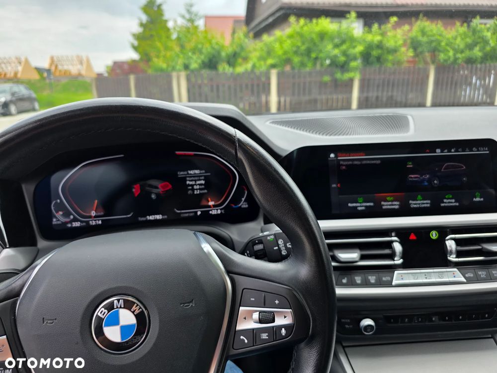 BMW Seria 3 318d mHEV - 13