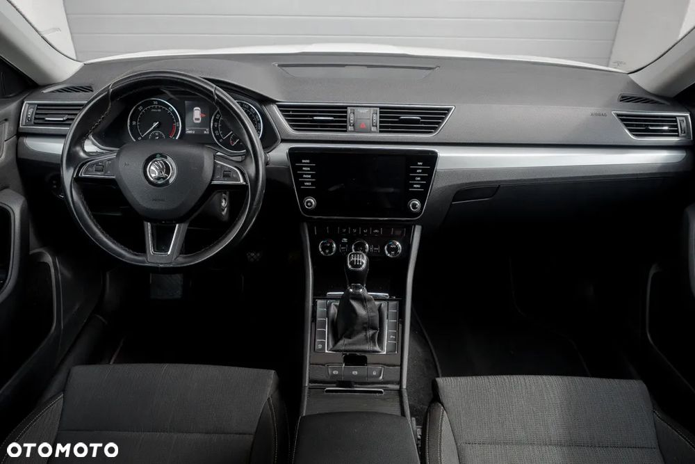 Skoda Superb 1.6 TDI Ambition - 21