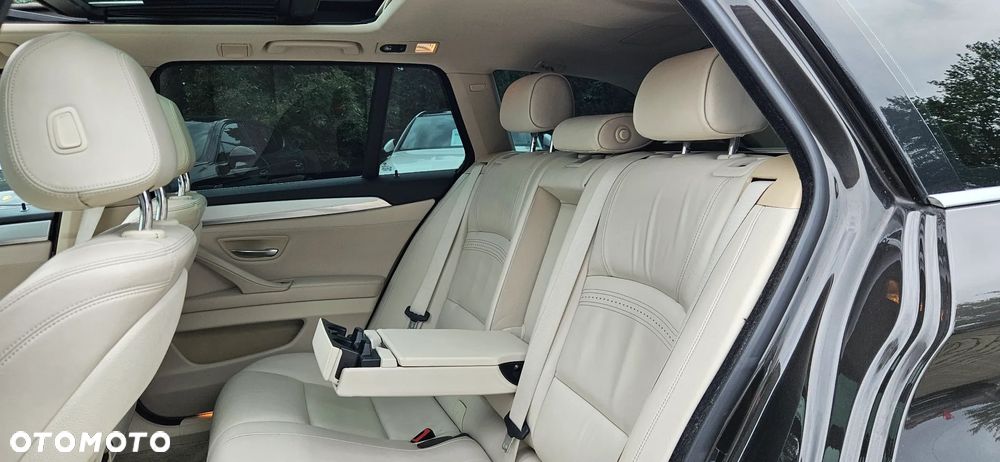 BMW Seria 5 530d Touring Modern Line - 25