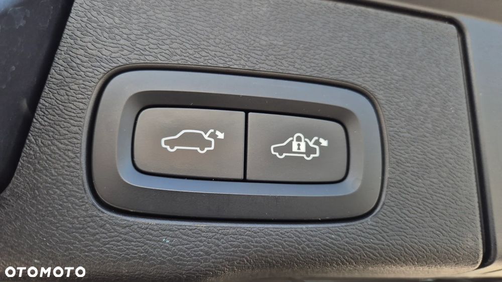 Volvo XC 60 T6 Plug-In Hybrid AWD Core - 30