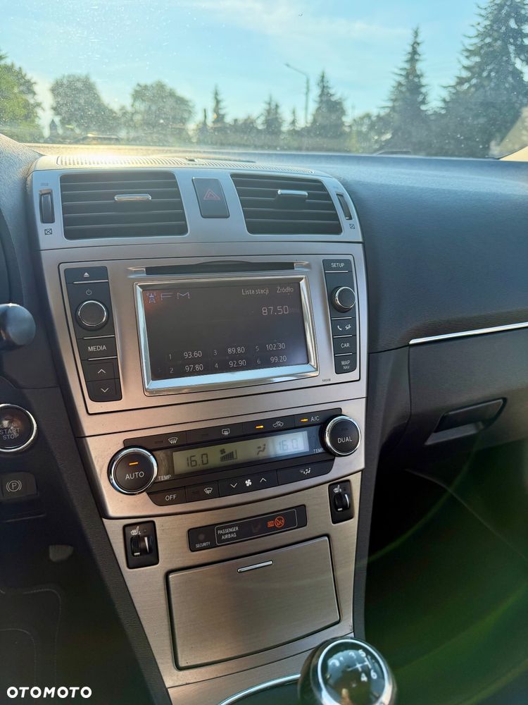 Toyota Avensis 2.0 Prestige NAVI - 17