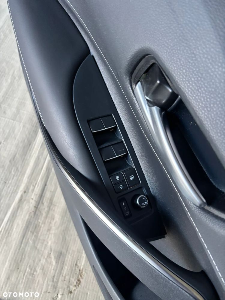 Boczki drzwi lewe przód tył Toyota Corolla e21 lift LED - 6