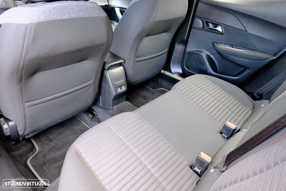 Peugeot 2008 1.2 PureTech Active Pack EAT8 - 10