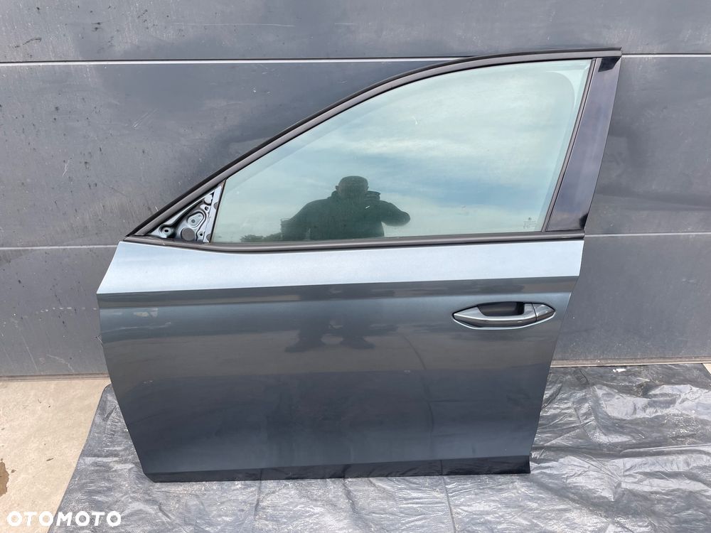 Skoda Octavia IV kombi drzwi lewy przód lewe przednie LF7Y w kolor POD MIERNIK - 1