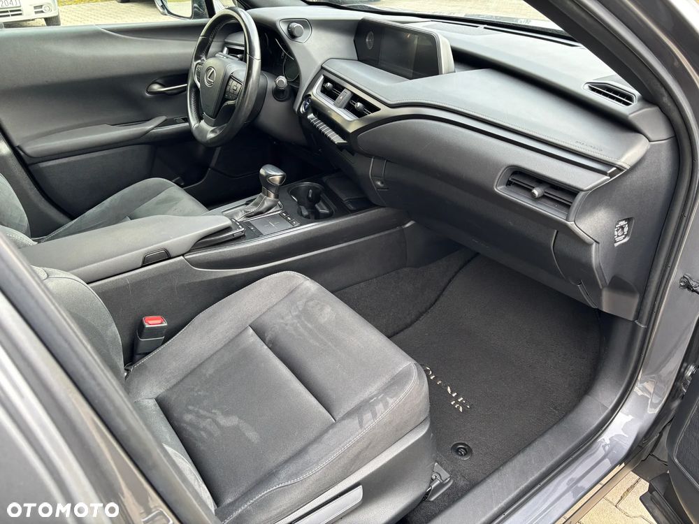 Lexus UX 250h GPF Business 2WD - 19