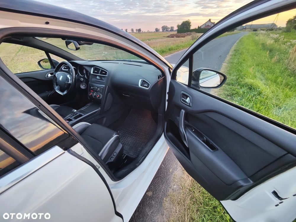Citroën DS4 1.6 e-HDi SoChic MCP - 10