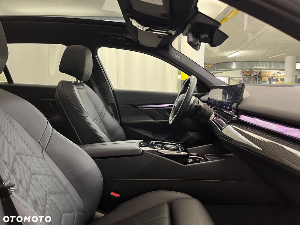 BMW Seria 5 520d xDrive mHEV M Sport - 40
