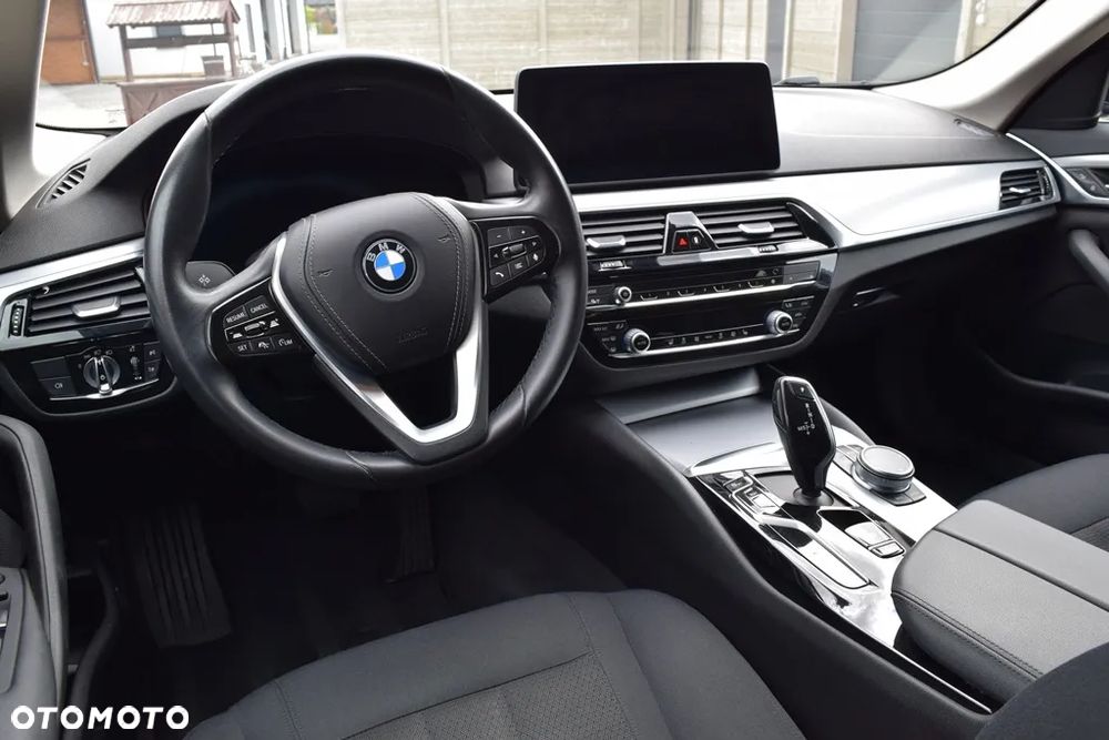 BMW Seria 5 520d - 14