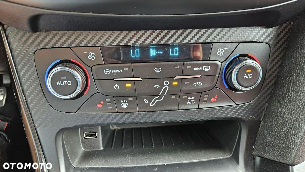 Ford Focus 2.0 EcoBoost ST mit Leder-Sport-Paket - 32