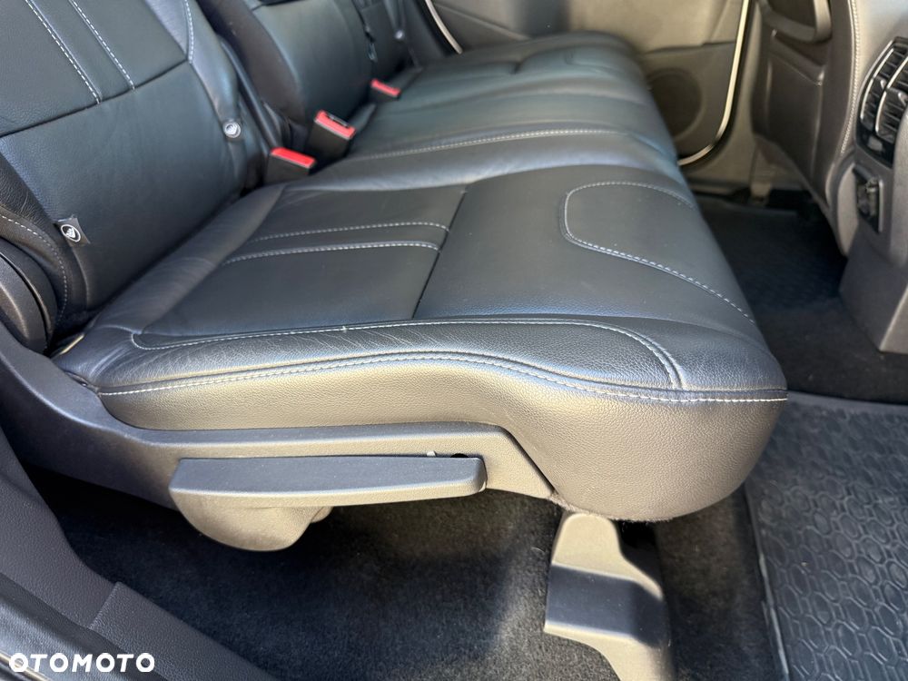 Ford Kuga 2.0 TDCi 2x4 Titanium - 34