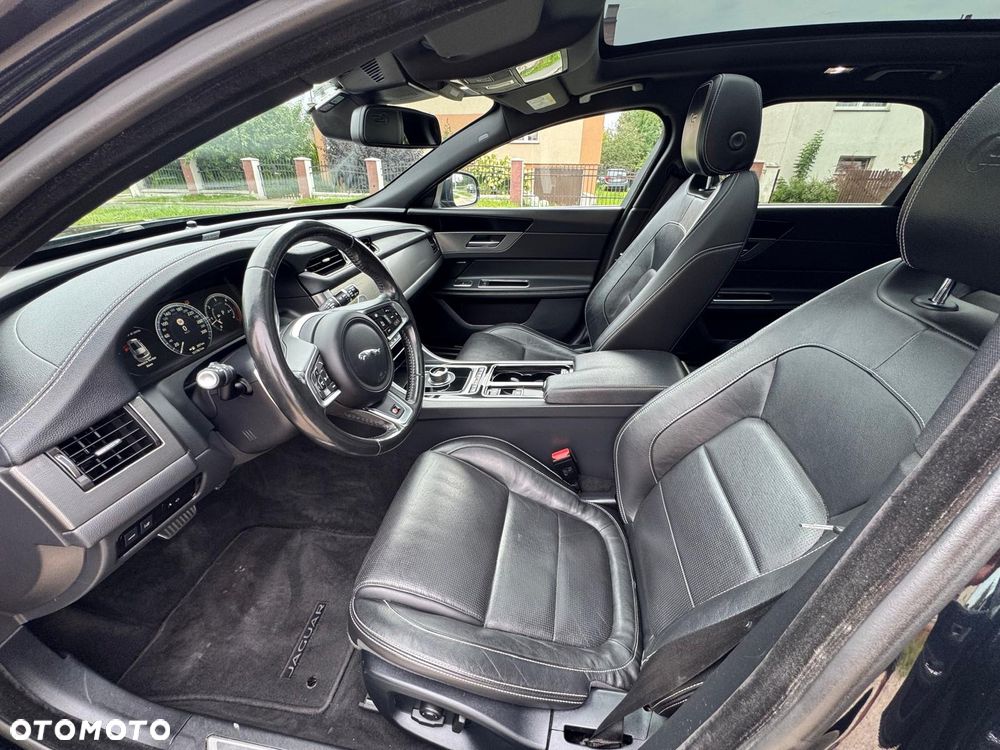Jaguar XF 30d 300 Sport - 9