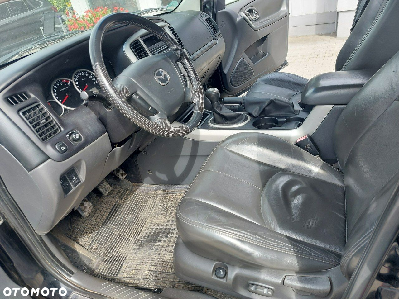 Mazda Tribute - 8