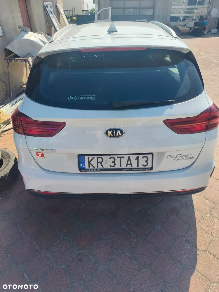 Kia Ceed 1.6 CRDi SCR L - 4