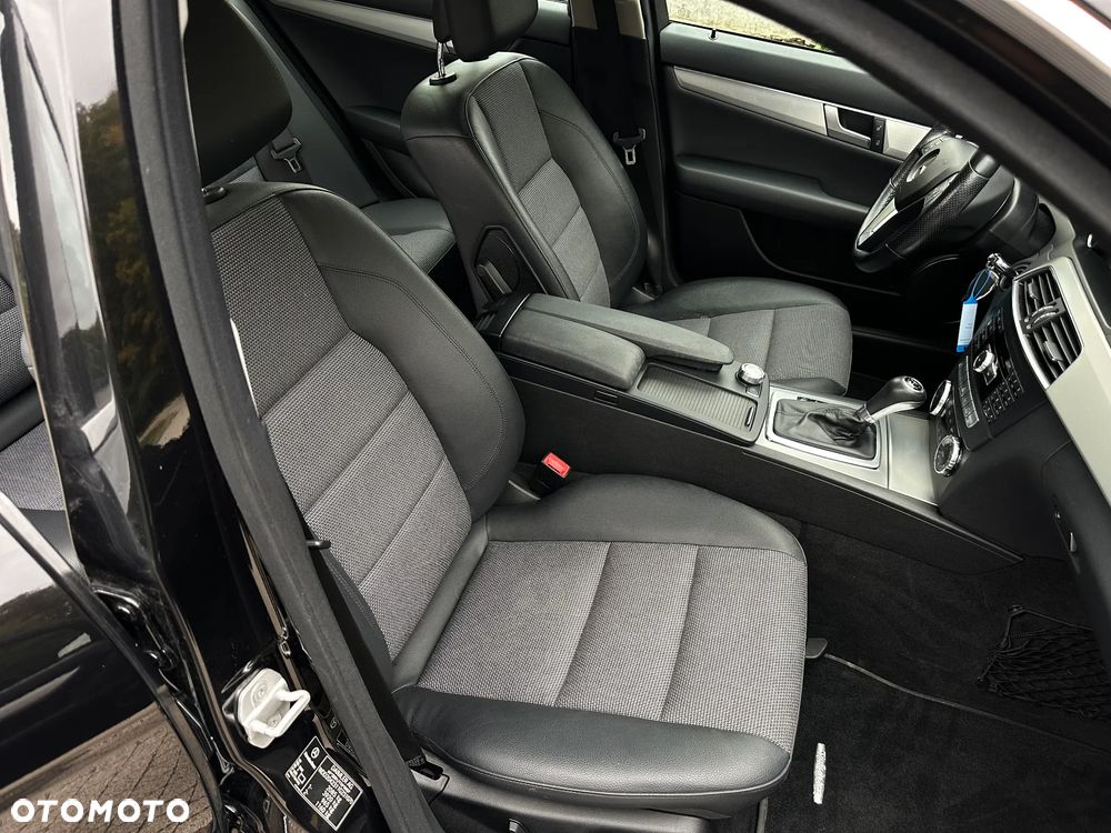 Mercedes-Benz Klasa C 180 T 7G-TRONIC Avantgarde Edition - 16
