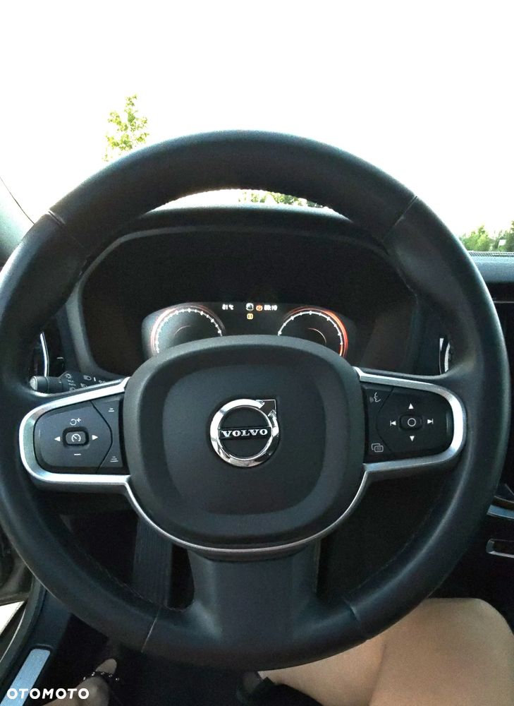 Volvo V60 B3 B DKG Momentum - 16