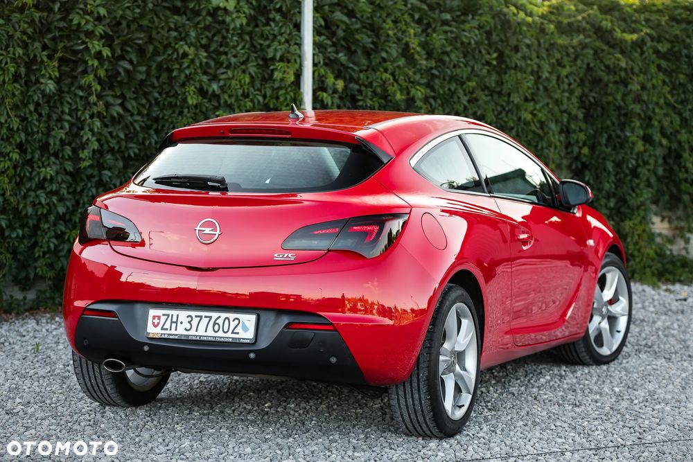Opel Astra 1.6 Turbo Cosmo - 9