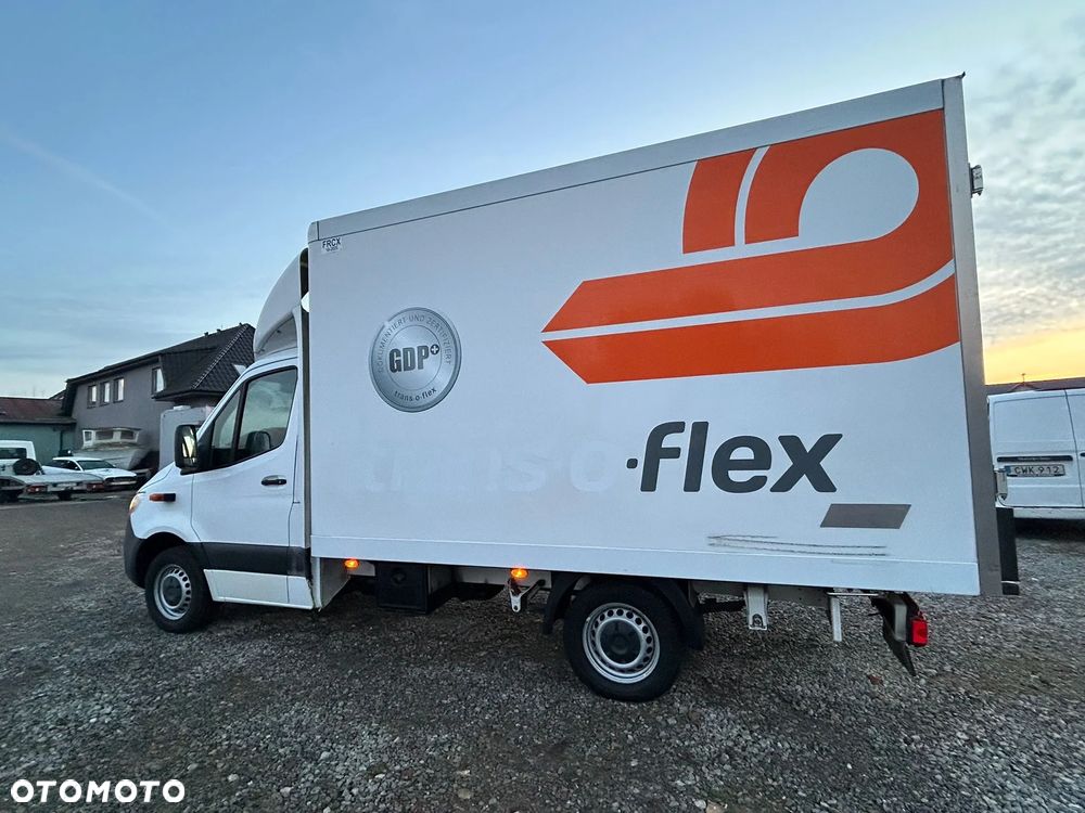 Mercedes-Benz Sprinter - 4