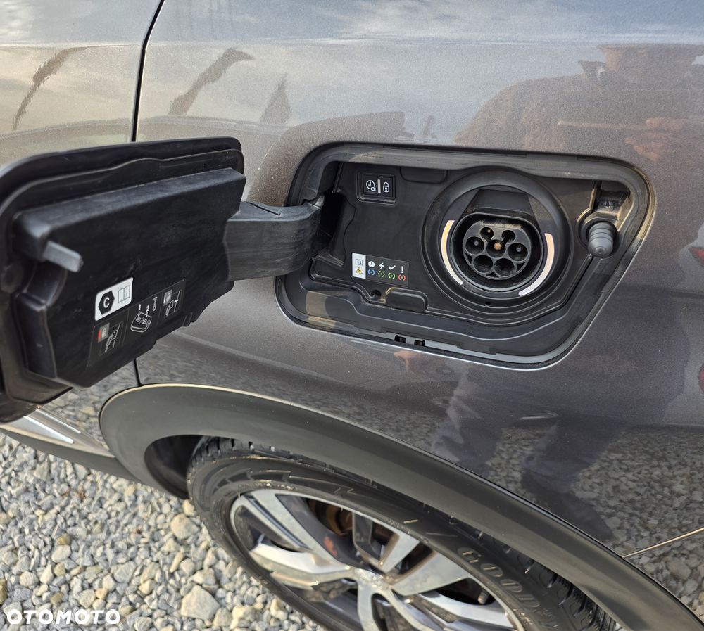 Peugeot 3008 1.6 PureTech Hybrid PHEV Allure Pack S&S EAT8 - 33