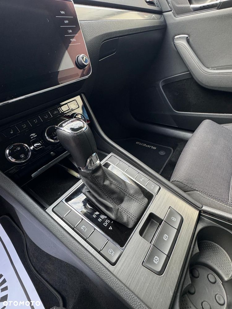Skoda Superb 2.0 TDI SCR Style DSG - 19