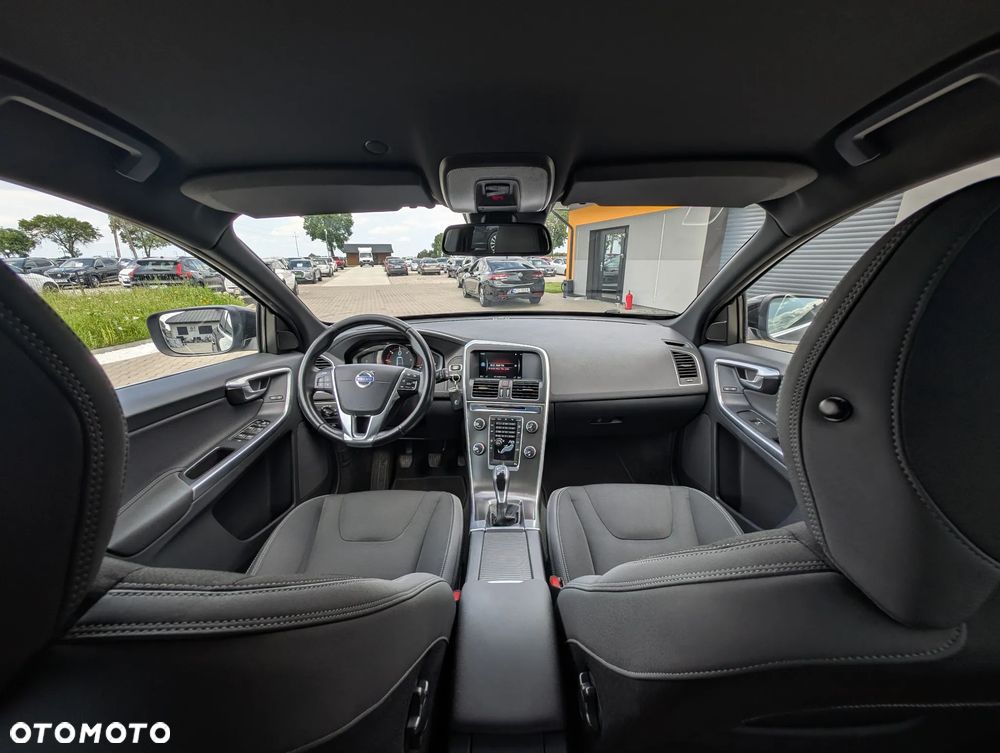 Volvo XC 60 D4 Momentum - 25
