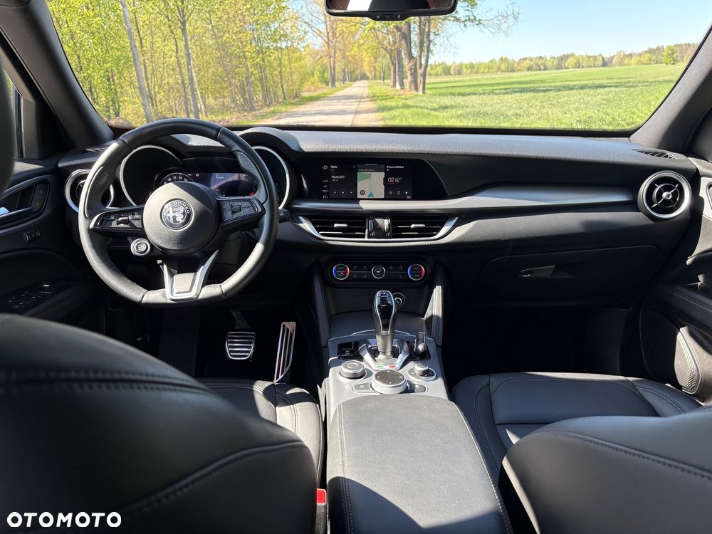Alfa Romeo Stelvio 2.0 Turbo 16V AT8-Q4 Ti - 17