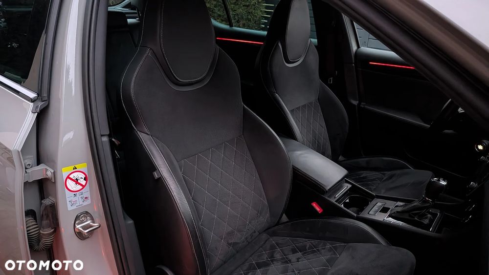 Skoda Superb 2.0 TSI DSG Sportline - 8