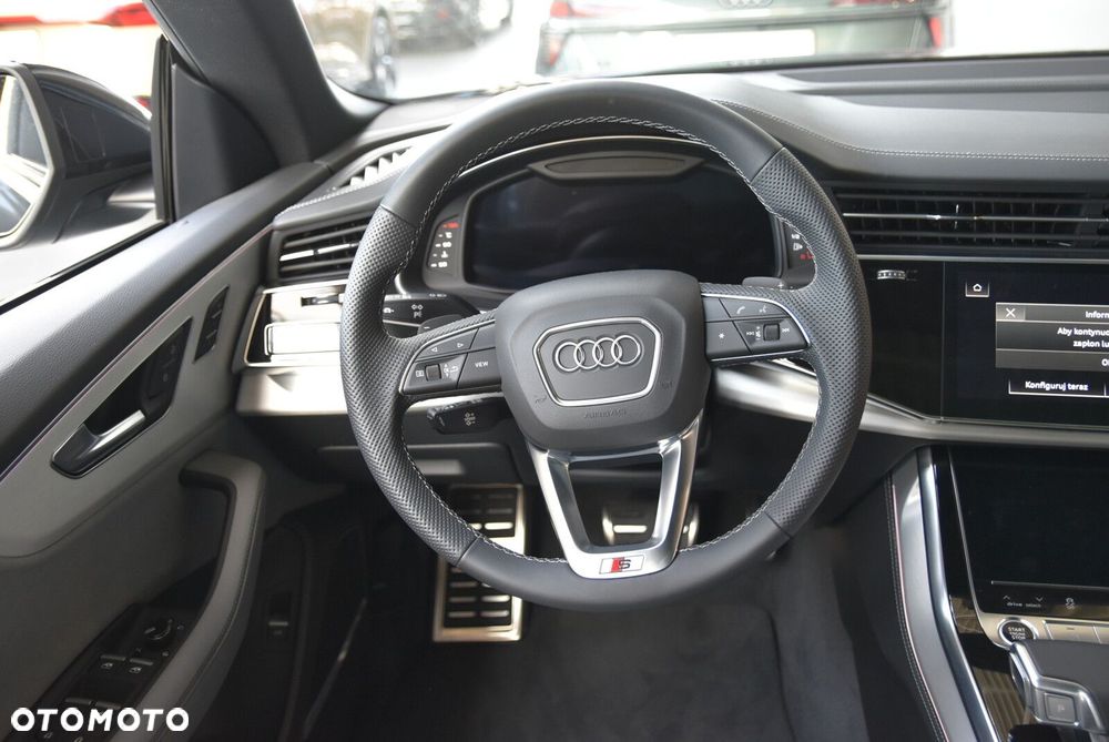 Audi Q8 - 11
