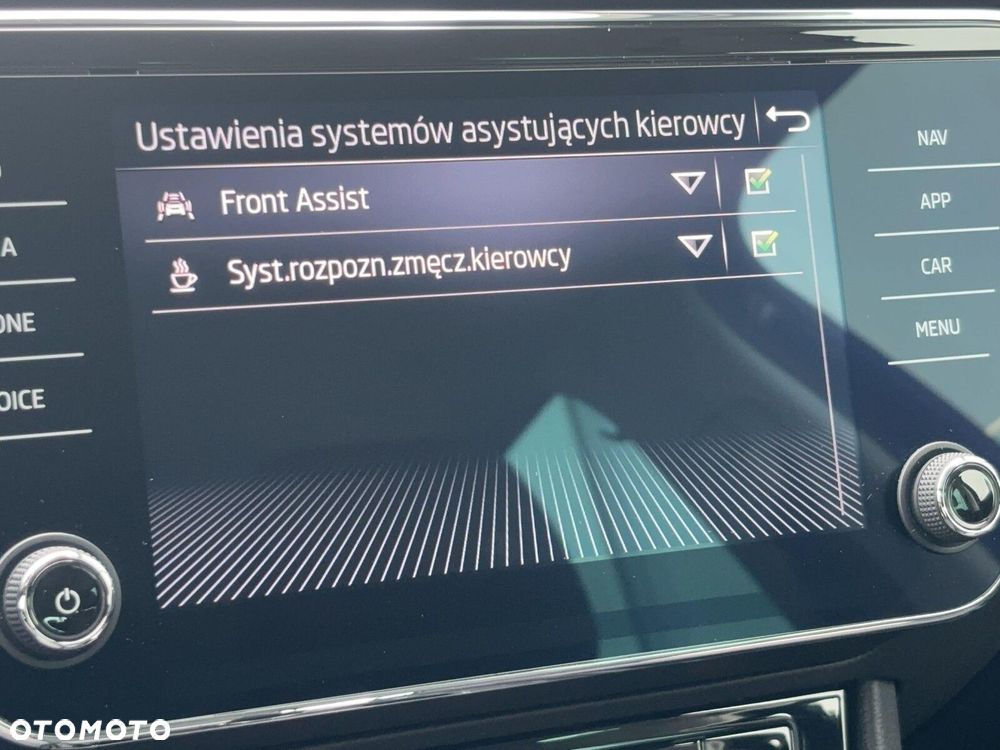 Skoda Superb 2.0 TDI SCR Style DSG - 37