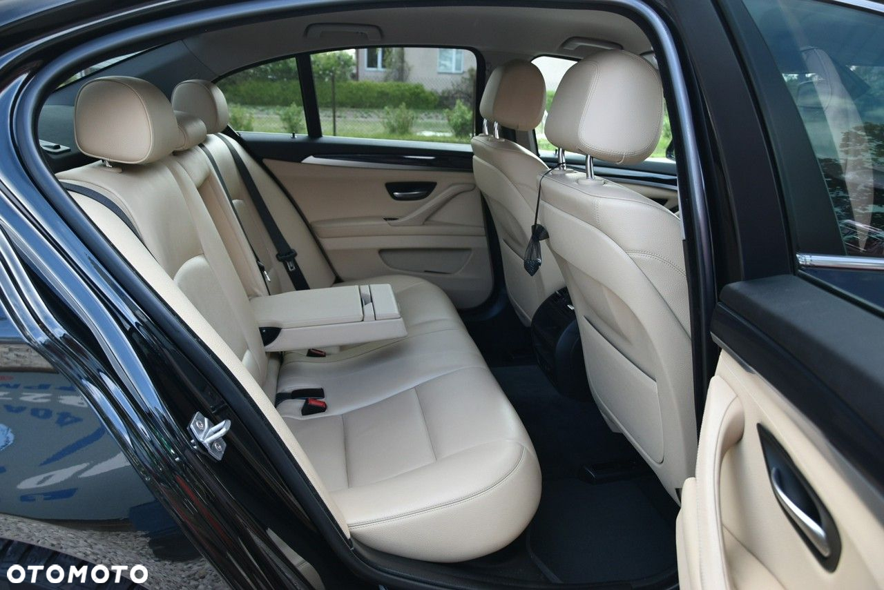 BMW Seria 5 520d - 28