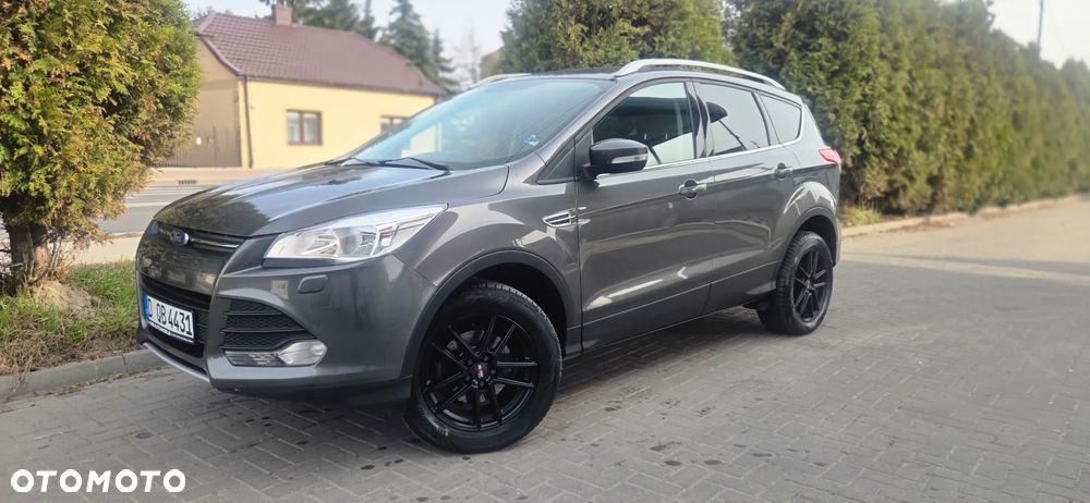 Ford Kuga 1.5 EcoBoost 2x4 Titanium - 4