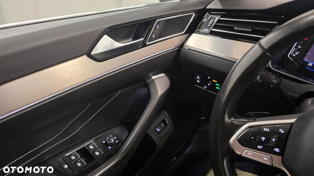 Volkswagen Passat - 18