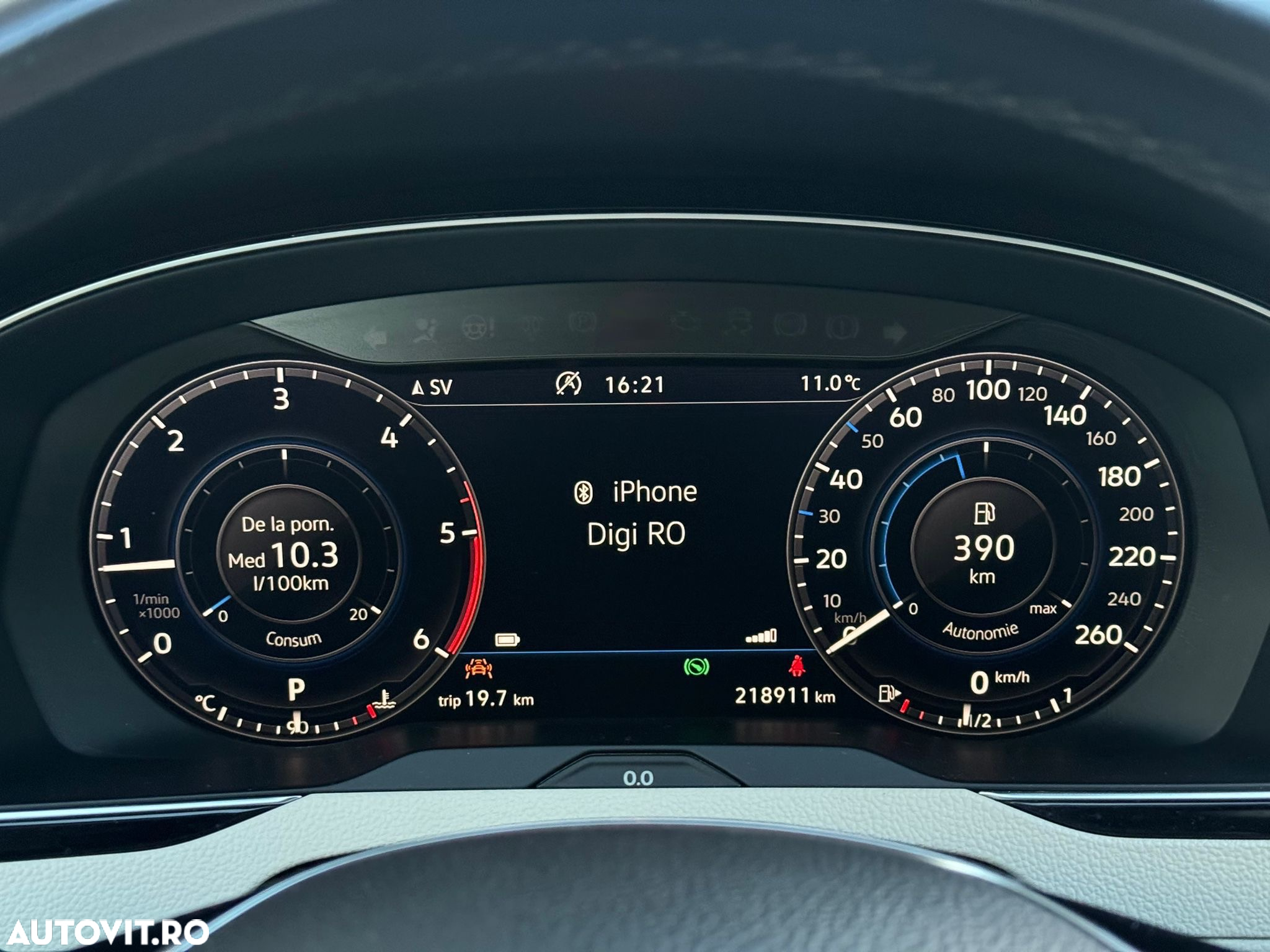 Volkswagen Passat Variant 2.0 TDI DSG Highline - 18