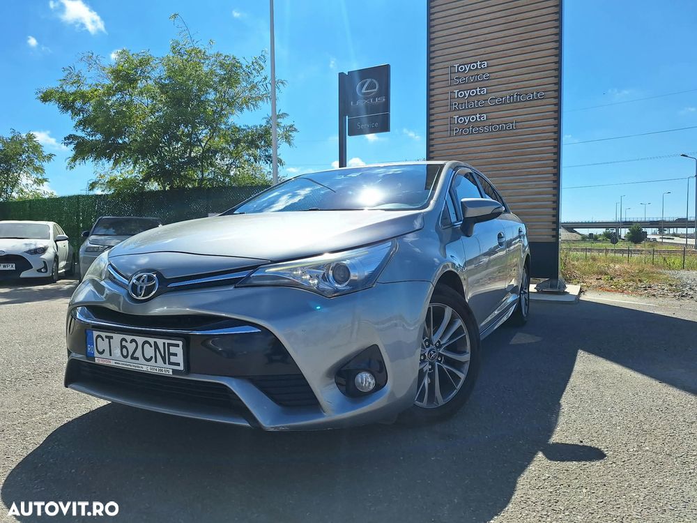 Toyota Avensis 2.0 D-4D Elegance - 2